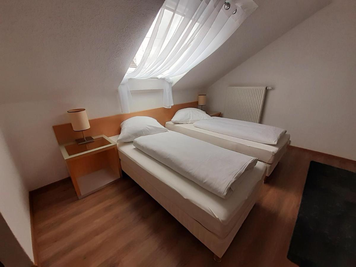 Apartment City Metzingen รอยท์ลิงเงน ภายนอก รูปภาพ