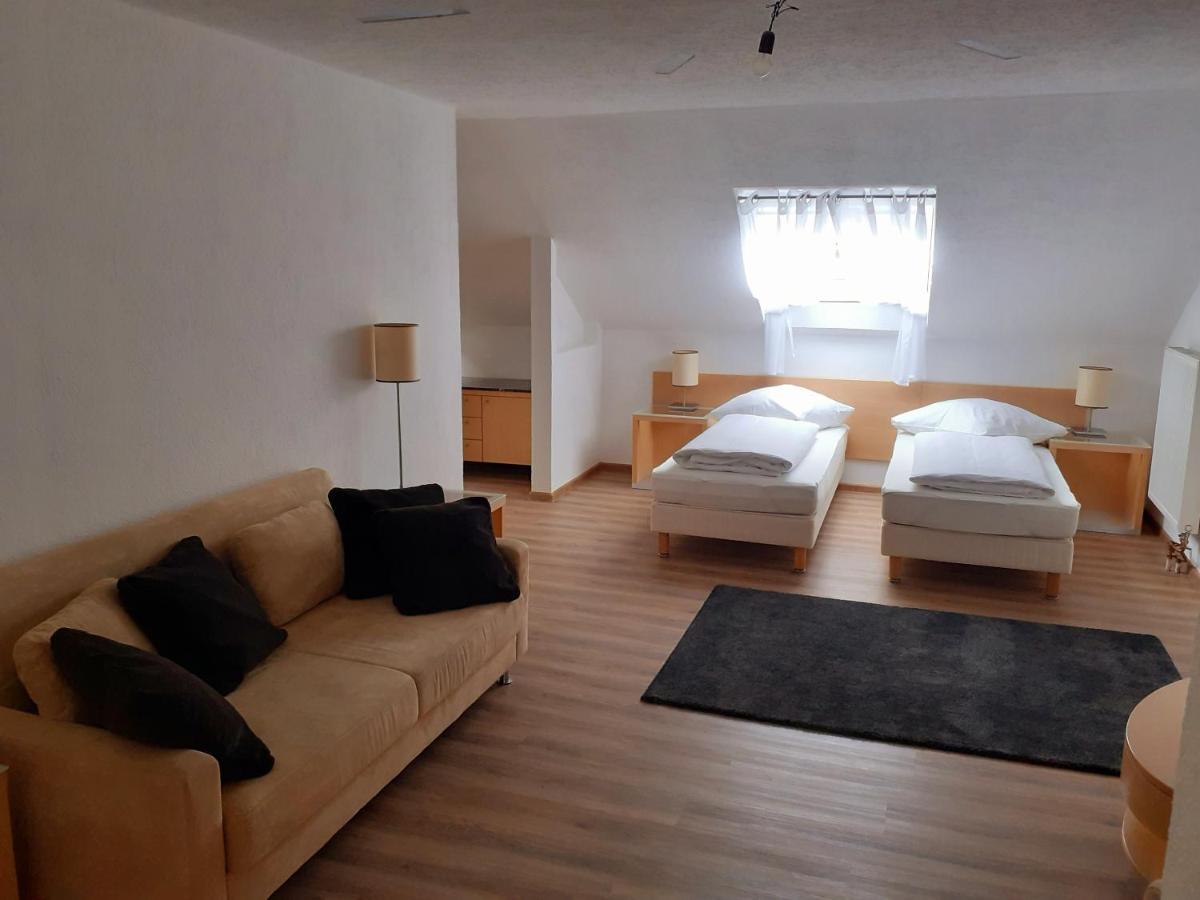 Apartment City Metzingen รอยท์ลิงเงน ภายนอก รูปภาพ